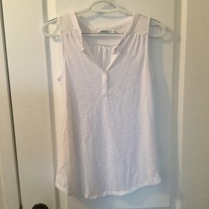 Ricki’s white cotton sleeveless top
